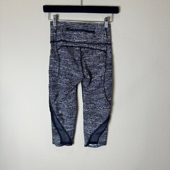 LULULEMON Black & White Space Dye Print Cropped Running TIghts Leggings size 4 - Picture 8 of 9